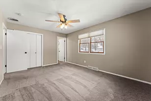 208 E Newton St, Mansfield, IL 61854 - Photo 16