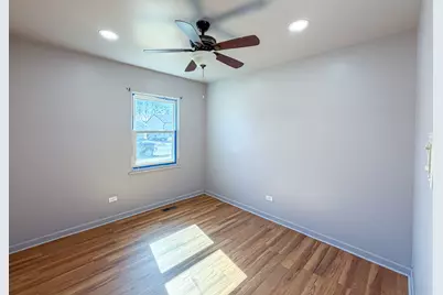 290 E Wrightwood Avenue, Glendale Heights, IL 60139 - Photo 8