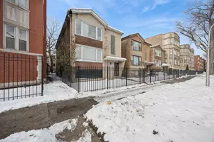 7820 S Essex Ave, Chicago, IL 60649 - Photo 4