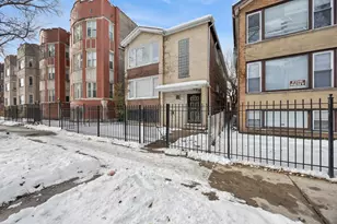 7820 S Essex Ave, Chicago, IL 60649 - Photo 2