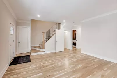 2529 N Lawndale Avenue, Chicago, IL 60647 - Photo 4