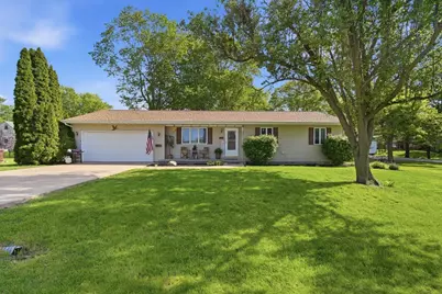 100 W Kentucky Avenue, Chenoa, IL 61726 - Photo 1