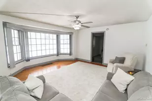 527 W Madison St, Belvidere, IL 61008 - Photo 8