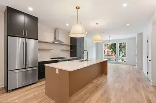 1530 W 18th Pl, Chicago, IL 60608 - Photo 2