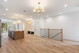 1530 W 18th Pl, Chicago, IL 60608 - Photo 4