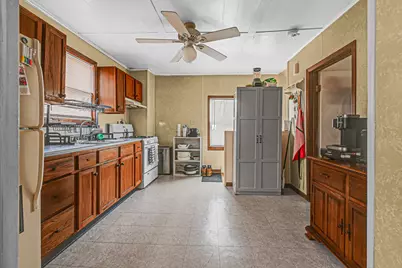 205 Blackstone Street, Thornton, IL 60476 - Photo 8