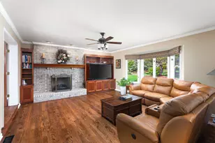 3564 Monarch Cir, Naperville, IL 60564 - Photo 2