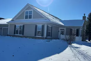 640 Schumann St, Woodstock, IL 60098 - Photo 2