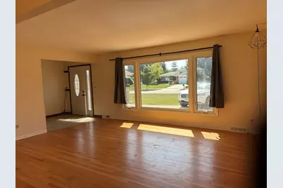 1814 Holly Avenue, Darien, IL 60561 - Photo 4