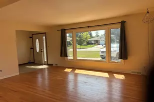 1814 Holly Ave, Darien, IL 60561 - Photo 4