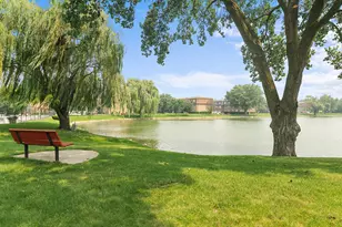 9390 Bay Colony Dr, Des Plaines, IL 60016 - Photo 14