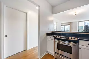 400 N La Salle St, Chicago, IL 60610 - Photo 12
