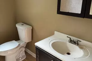 10200 S Rhodes Ave, Chicago, IL 60628 - Photo 12