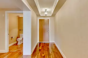 10 E Burlington St, Riverside, IL 60546 - Photo 4