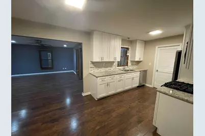 140 Meadowbrook Lane, Lake Zurich, IL 60047 - Photo 2