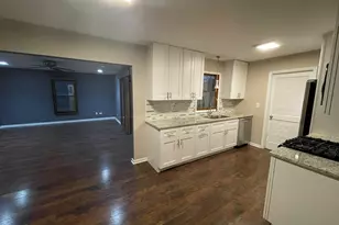 140 Meadowbrook Ln, Lake Zurich, IL 60047 - Photo 2