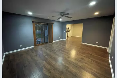 140 Meadowbrook Lane, Lake Zurich, IL 60047 - Photo 8