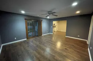 140 Meadowbrook Ln, Lake Zurich, IL 60047 - Photo 8