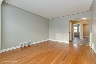 8367 S Baltimore Avenue, Chicago, IL 60617 - Photo 4
