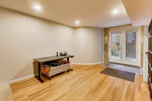 1140 W Cornelia Ave, Chicago, IL 60657 - Photo 22