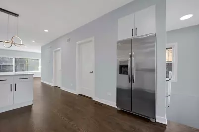 1047 N Saint Louis Avenue, Chicago, IL 60651 - Photo 6