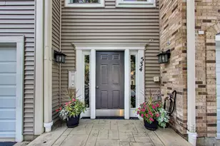 534 River Front Cir, Naperville, IL 60540 - Photo 2