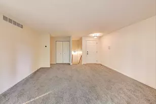 534 River Front Cir, Naperville, IL 60540 - Photo 6