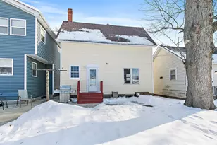 329 S 10th St, Dekalb, IL 60115 - Photo 22