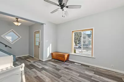 329 S 10th Street, Dekalb, IL 60115 - Photo 2