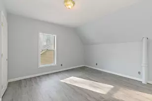 329 S 10th St, Dekalb, IL 60115 - Photo 18