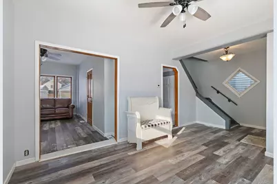 329 S 10th Street, Dekalb, IL 60115 - Photo 6