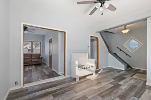 329 S 10th St, Dekalb, IL 60115 - Photo 6