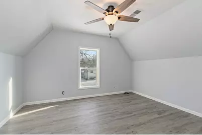 329 S 10th Street, Dekalb, IL 60115 - Photo 14