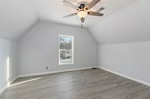 329 S 10th St, Dekalb, IL 60115 - Photo 14