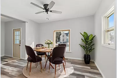 329 S 10th Street, Dekalb, IL 60115 - Photo 4