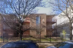 4616 N Beacon St, Chicago, IL 60640 - Photo 1