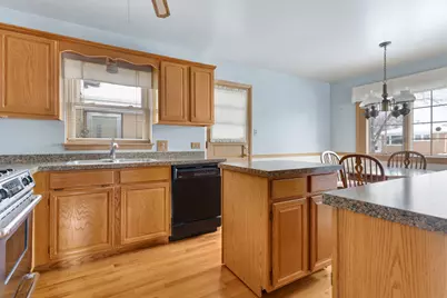 1696 S Elm Street, Des Plaines, IL 60018 - Photo 10