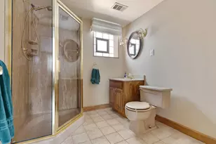 1696 S Elm St, Des Plaines, IL 60018 - Photo 18