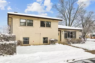 1696 S Elm St, Des Plaines, IL 60018 - Photo 2