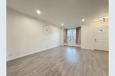 45 Nicholas Drive W, Des Plaines, IL 60016 - Photo 4