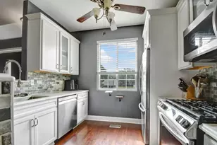 142 Azalea Cir, Romeoville, IL 60446 - Photo 6