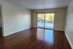 9422 Bay Colony Dr, Des Plaines, IL 60016 - Photo 4