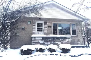 9215 S Hamlin Ave, Evergreen Park, IL 60805 - Photo 2