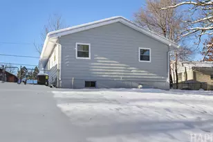 197 Maplewood Dr, Antioch, IL 60002 - Photo 18