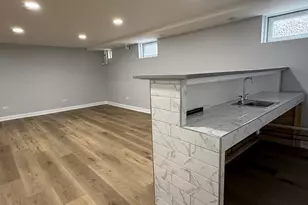 10061 Lacrosse Ave, Skokie, IL 60077 - Photo 12