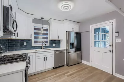 8841 S Utica Street, Evergreen Park, IL 60805 - Photo 2