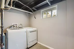 8841 S Utica St, Evergreen Park, IL 60805 - Photo 18