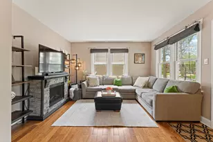 107 S Burton Pl, Arlington Heights, IL 60005 - Photo 4