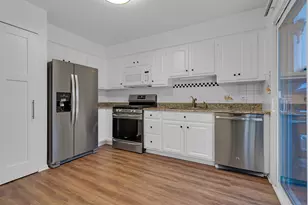 7910 Belle Rive Ct, Tinley Park, IL 60477 - Photo 10