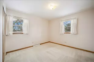 1402 W Willow Ln, Mount Prospect, IL 60056 - Photo 10